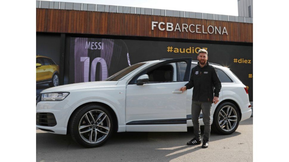 Messi probando el nuevo Audi