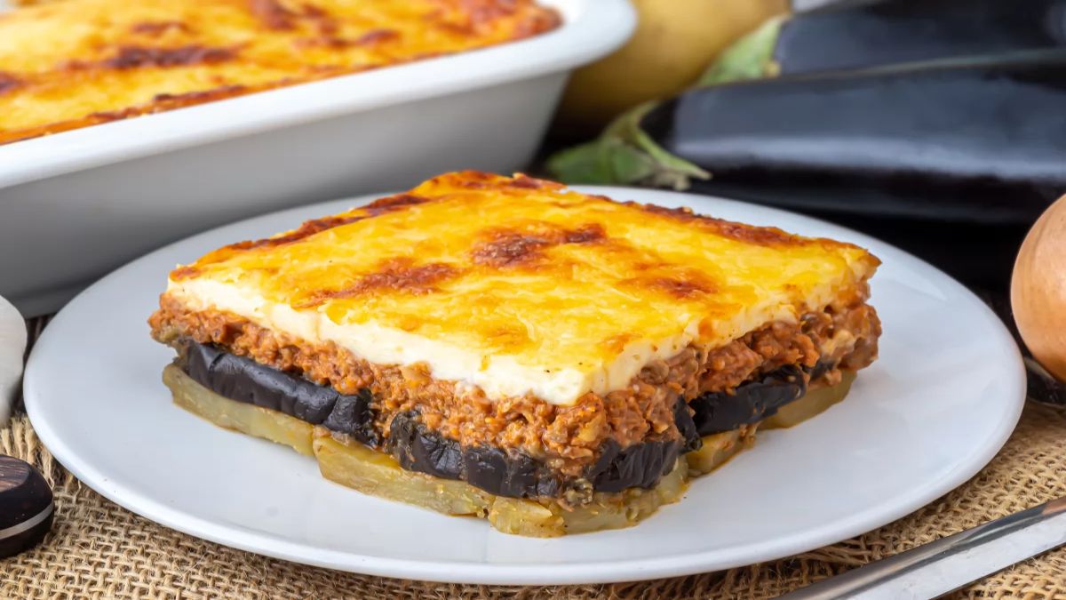 The best recipe to cook a Greek moussaka at home