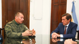 Carlos Sadir, recibió el saludo protocolar del comandante mayor Marcelo Adrián De La Cruz.