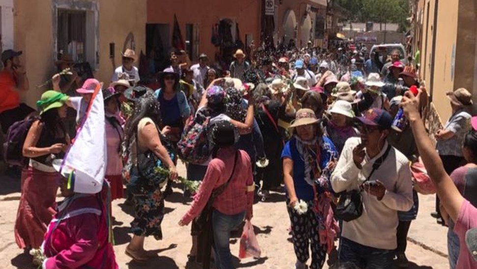 Según Google, las comadres le ganan a los compadres