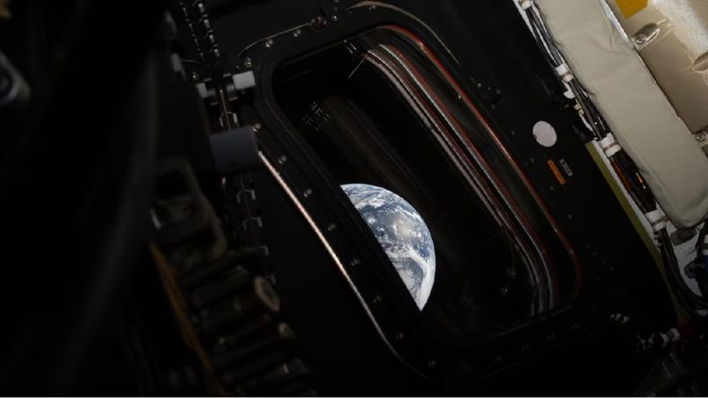 Artemis II ya es la misión tripulada que más lejos viajó de la Tierra