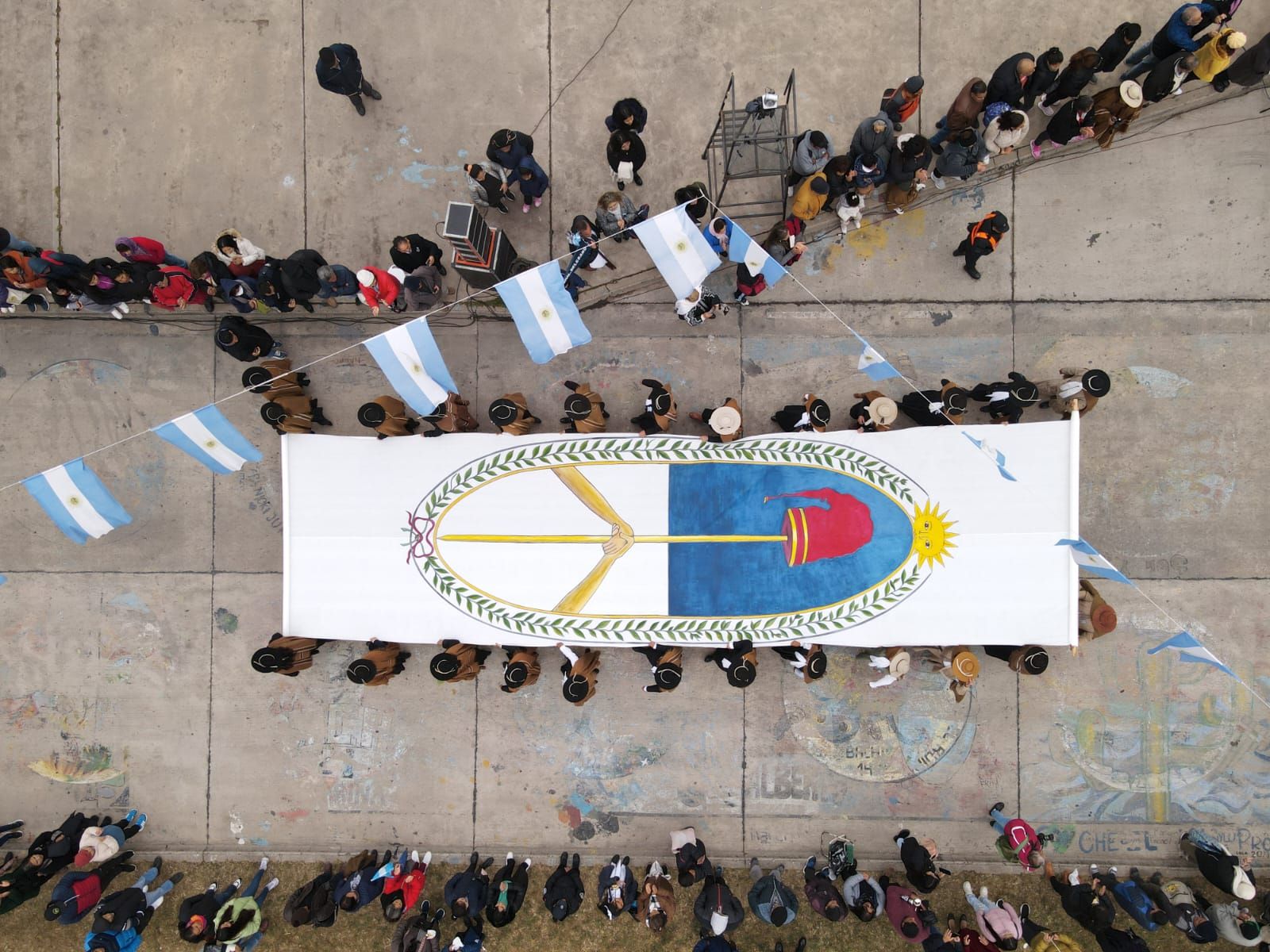 desfile civico, militar y gaucho por el aniversario del exodo jujeno