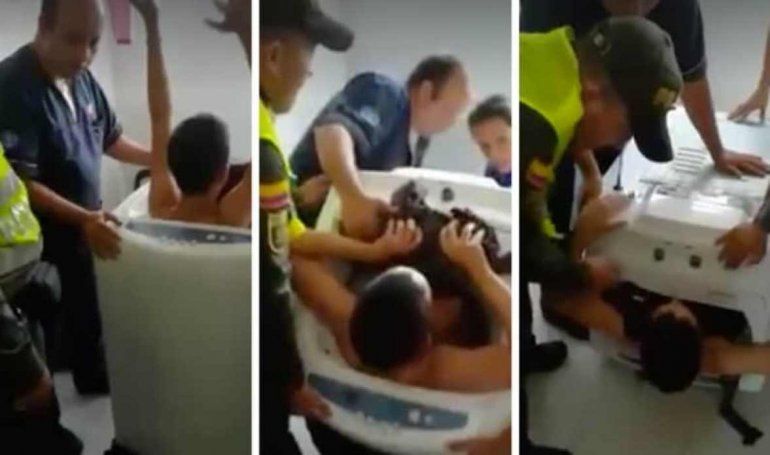 Adolescente atrapado en el lavarropas