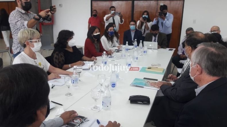 Reunión con docentes por paritarias 2022 (foto de archivo).