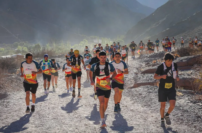 Más de 600 atletas corrieron el Trail de los 7 Colores