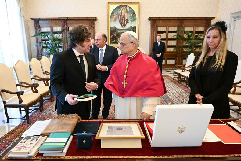 León XIV recibió a Javier Milei en el Vaticano