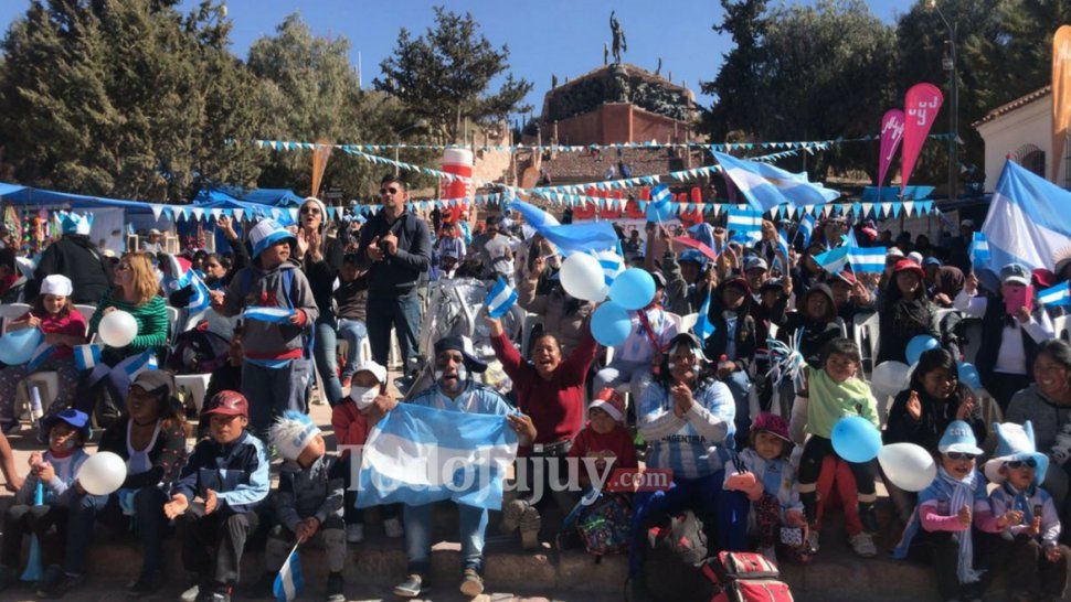Desde Humahuaca, Jujuy festejó el pase a octavos del equipo albiceleste