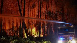 Feroz incendio en Francia