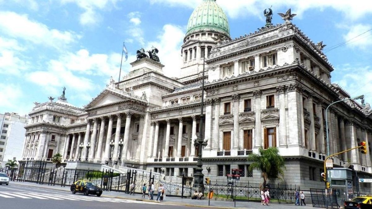 El proyecto que crea el Fondo Nacional para la Cancelación de la Deuda con el FMI señala que sea constituido en moneda extranjera.