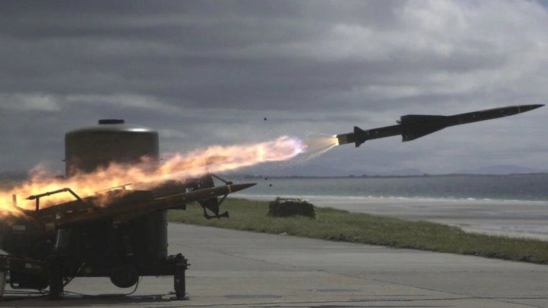 Ejercicios militares británicos en Malvinas.