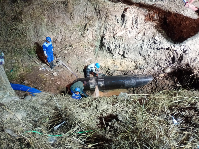 Reparación del acueducto de agua.