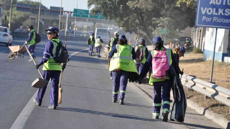 Limpieza y mantenimiento en avenida General Savio este martes