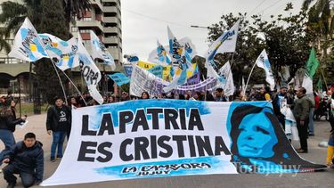 Unas 20 agrupaciones marcharon en Jujuy en defensa de Cristina Kirchner.