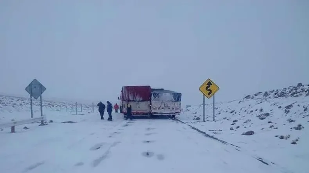 Continúa interrumpido el Paso de Jama en la frontera con Chile
