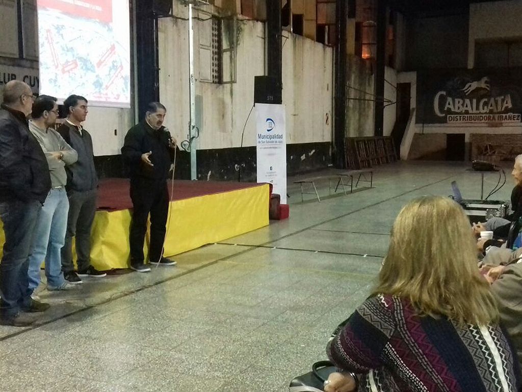 Jorge con vecinos