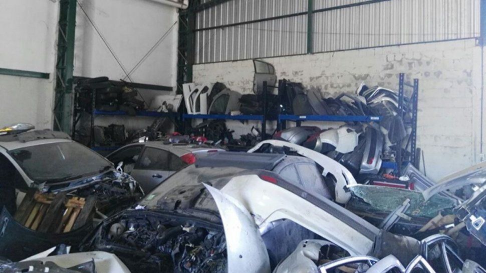 Policías implicados en el robo de autopartes