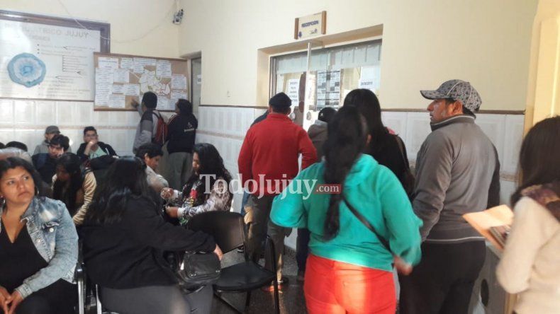 Hospital Sequeiros: falta de turnos, médicos y medicamentos