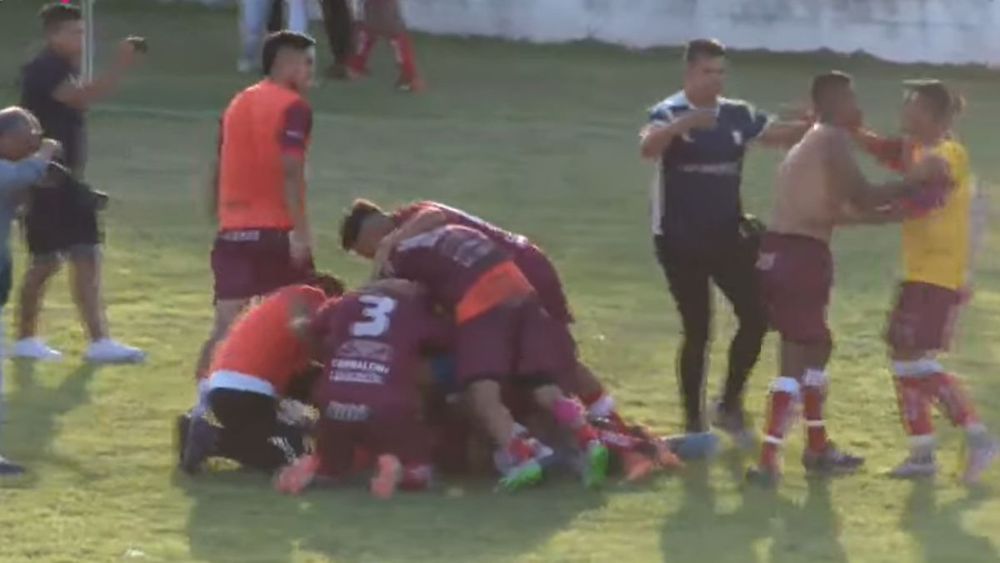 Deportivo La Mercer eliminó a Talleres de Perico por penales en el Torneo Regional Amateur.