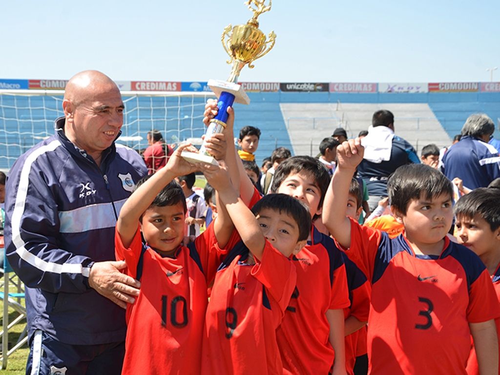 Tarde de campeones en el 23 de Agosto