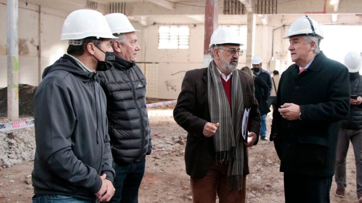 jorge y morales recorrieron las obras del mercado 6 de agosto