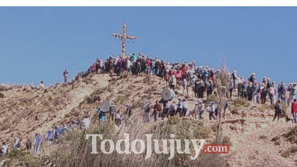 Una multitud participó del Vía Crucis en Maimará