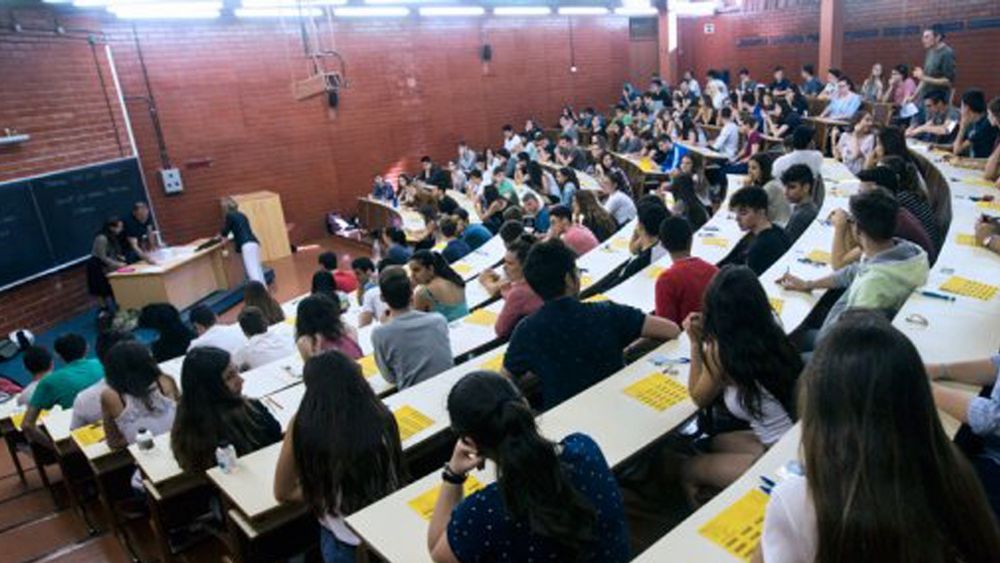 Universitarios