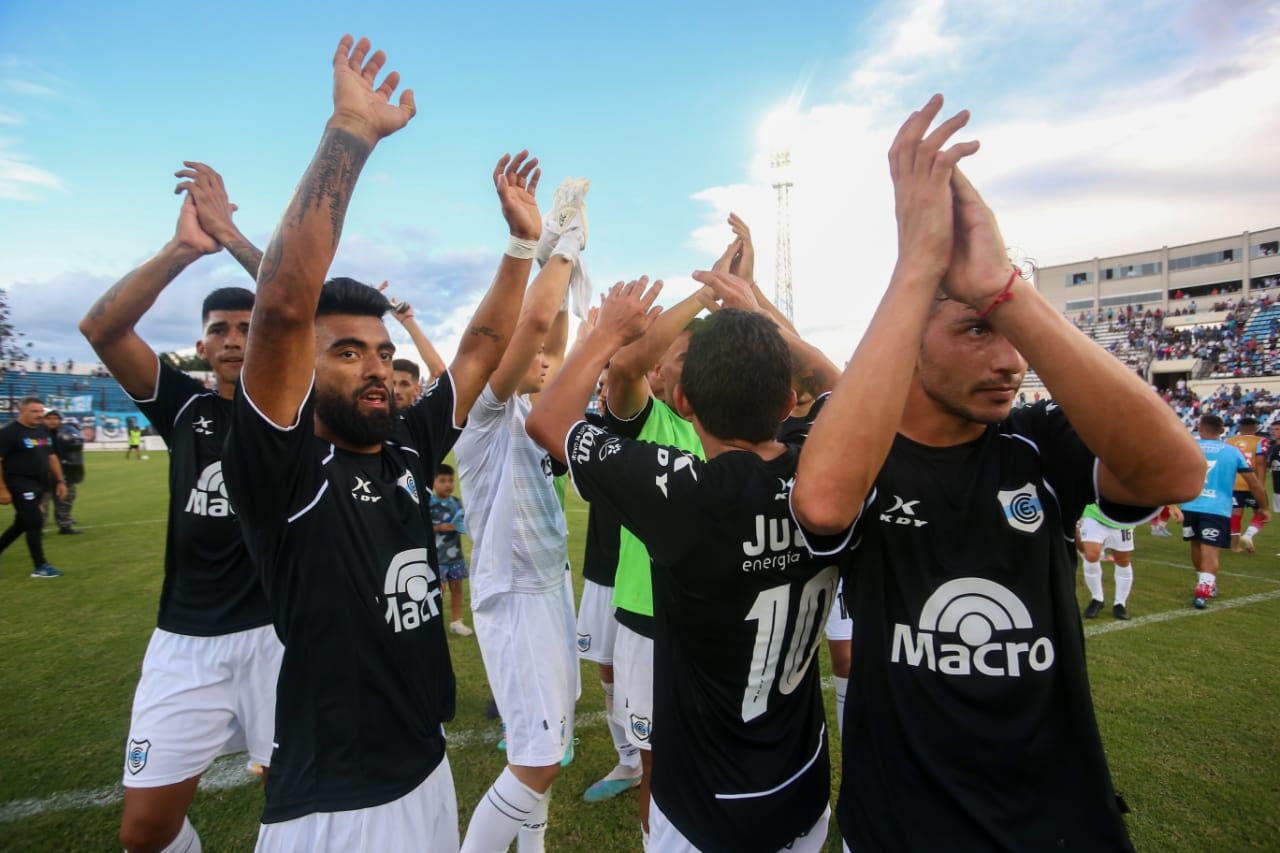 con dos goles de agustin palavecino el lobo le gano a agropecuario