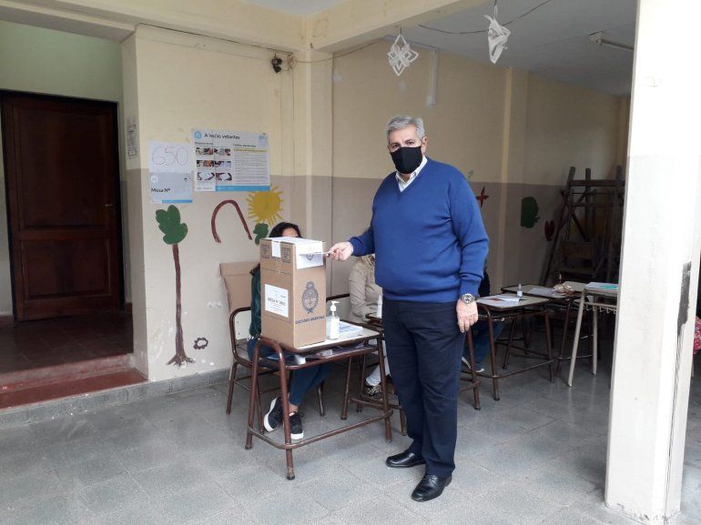 El vicegobernador Carlos Haquim emitió su voto