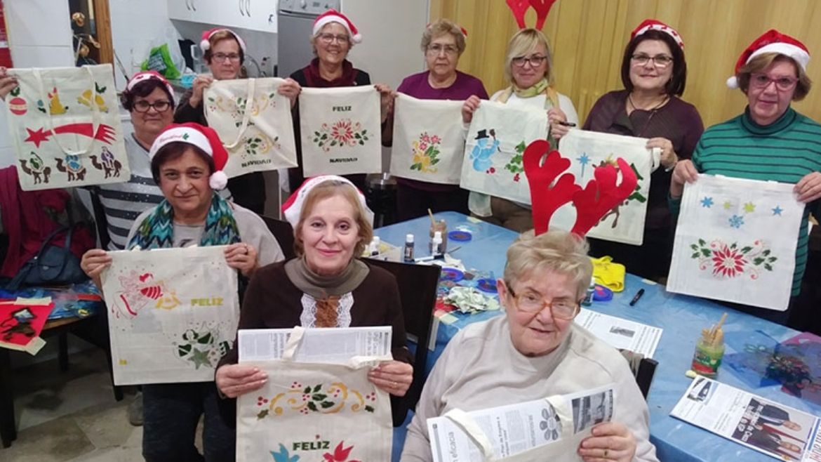 Todo Jujuy | Cuenta regresiva para las fiestas de fin de año y muchos ya comenzaron a ornamentar el hogar. Este año tendrán la posibilidad de hacerlo de una manera diferente ya que brindarán un taller navideño con el obje.jpg