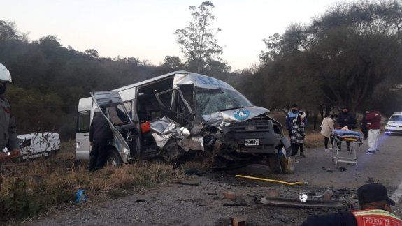 Terrible Choque De Un Transporte Que Llevaba Ninos