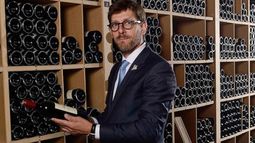 El argentino Sergio Calderón fue elegido como el mejor sommelier del mundo.