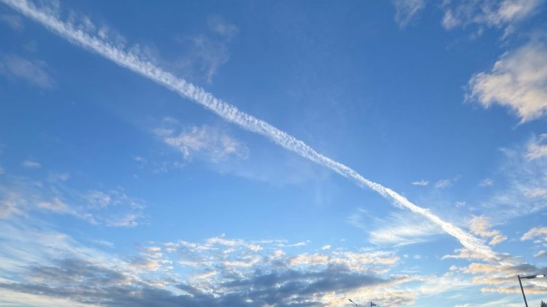 Línea de nubes en el cielo de Jujuy.