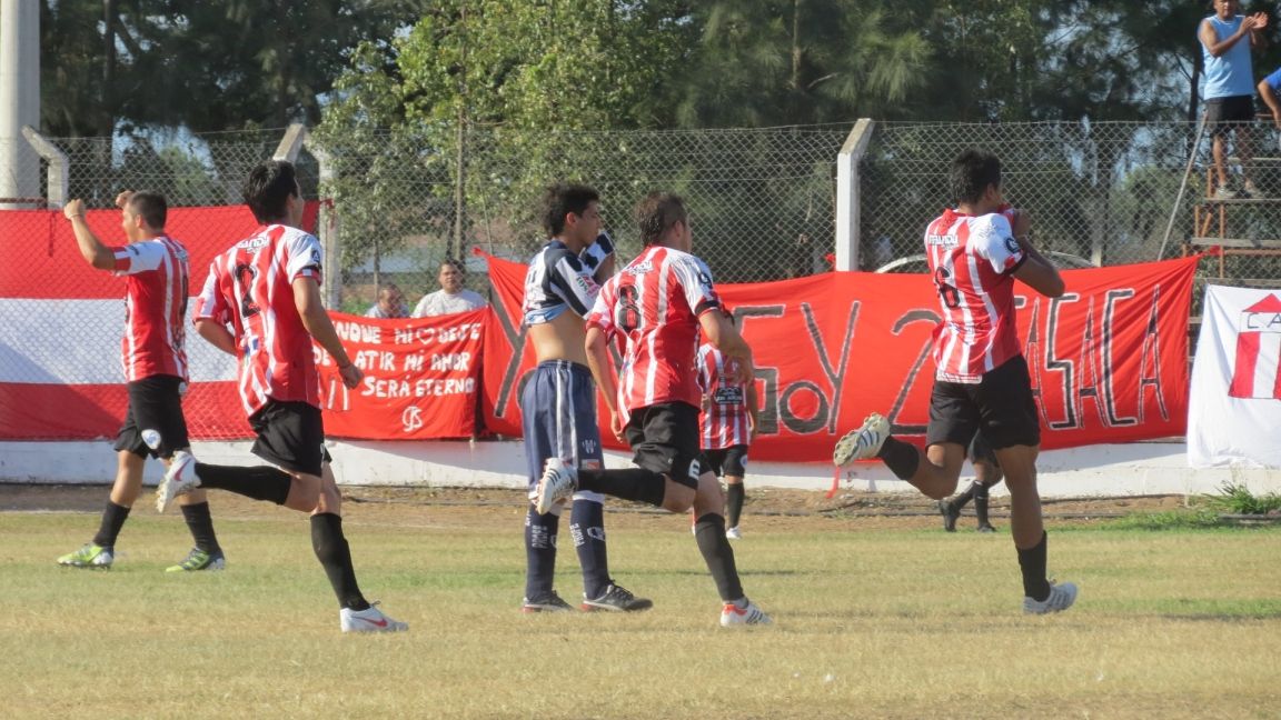 Festejo gol de Aguirre