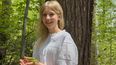 Tiene 13 años y creó una solución biodegradable para recuperar bosques afectados.