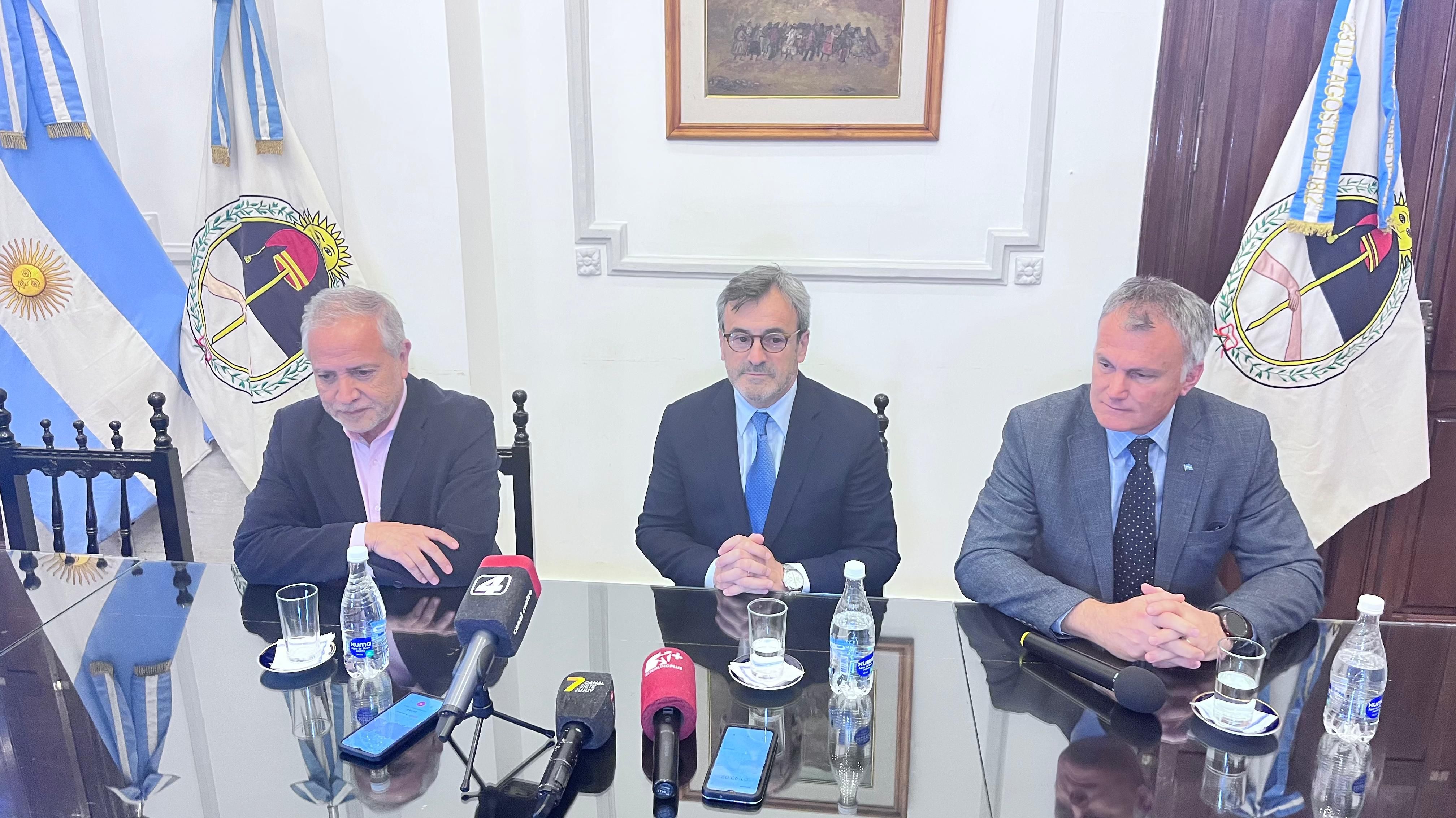 Conferencia de la Unión Industrial Argentina y el Gobierno.