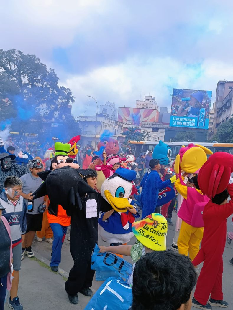 Comenzó el desentierro del carnaval de flores
