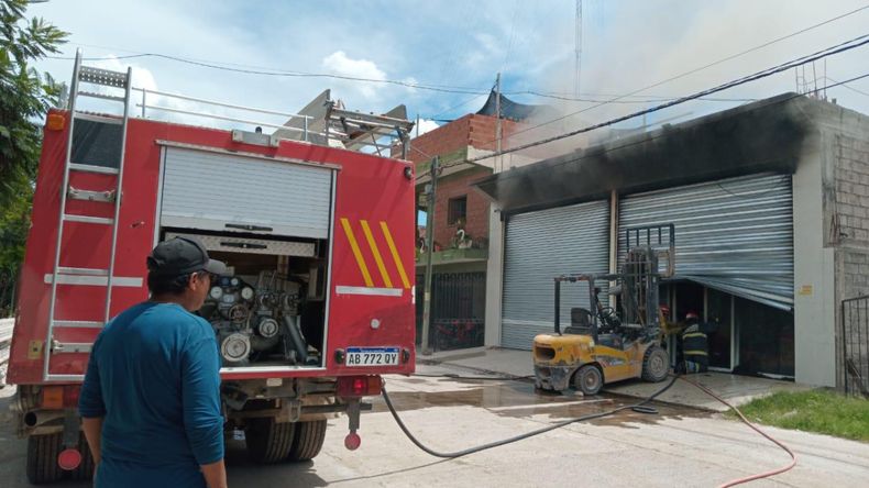 Alarma en Perico: se incendió en corralón
