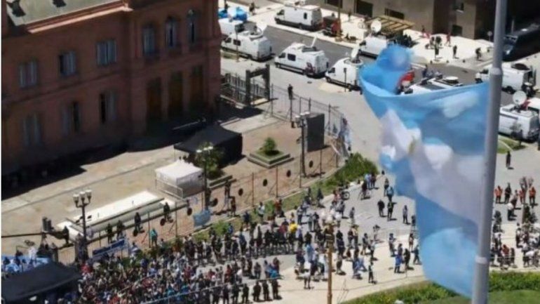 Cristina Fernández también asistió a la Rosada a despedir a Diego Maradona