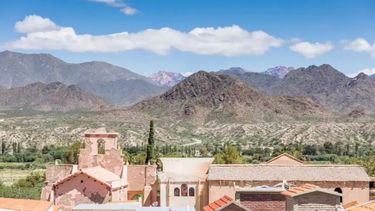 Seclantás&nbsp;es un pueblo de la provincia de&nbsp;Salta.