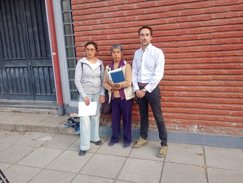 Reclamo de padres de alumnos de la Escuela de Minas.
