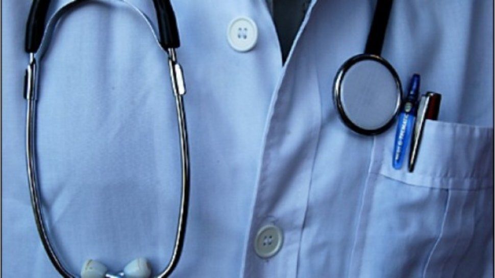 médico