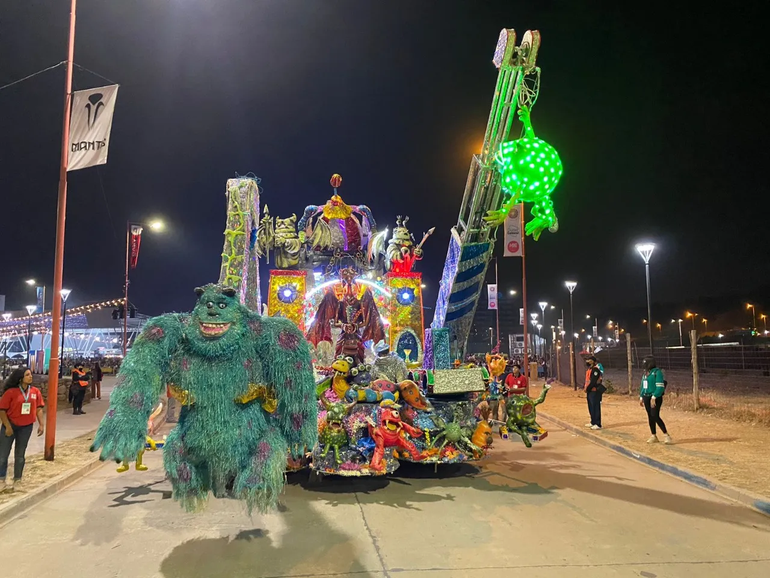 Carroza de la Fiesta Nacional de los Estudiantes. Carroza de la Fiesta Nacional de los Estudiantes.