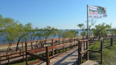 La Laguna Oca constituye un meandro abandonado del río Paraguay. La Laguna Oca constituye un meandro abandonado del río Paraguay.