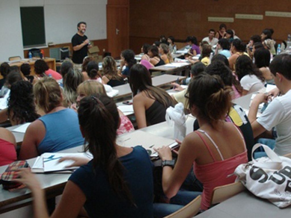 Universitarios