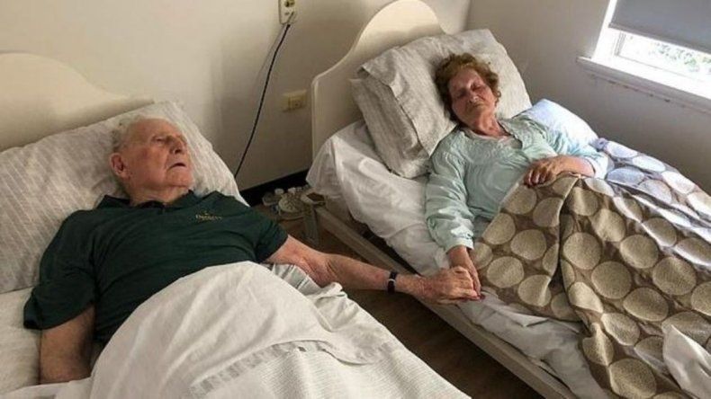 Después de 70 años de casados, fallecieron tomados de la mano