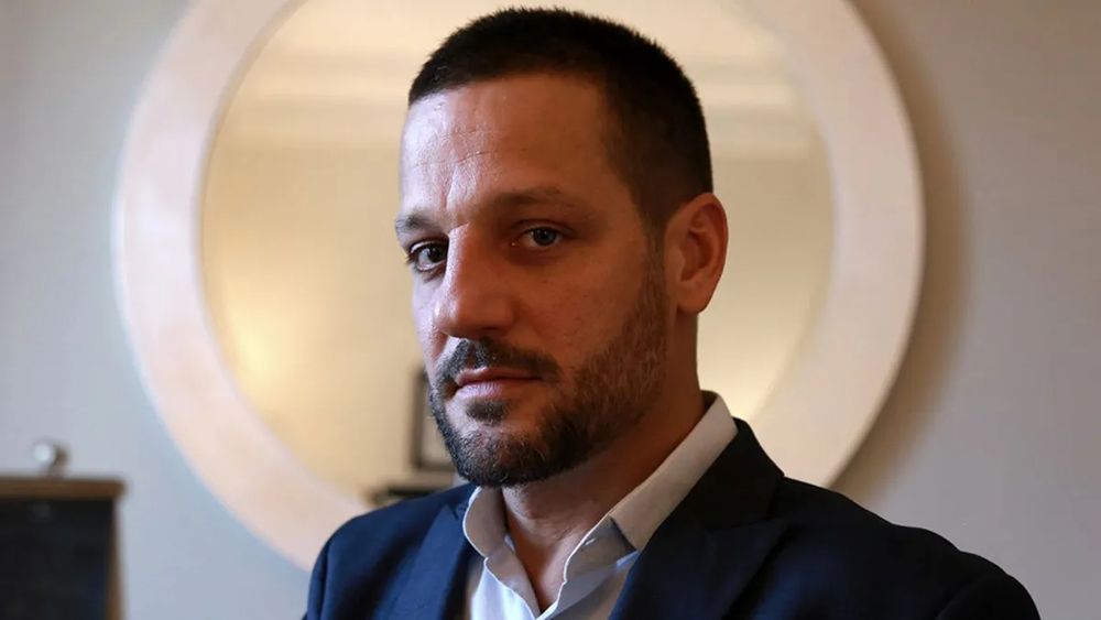 Rodrigo de la Serna, protagonista de la nueva serie de Netflix sobre historia argentina.