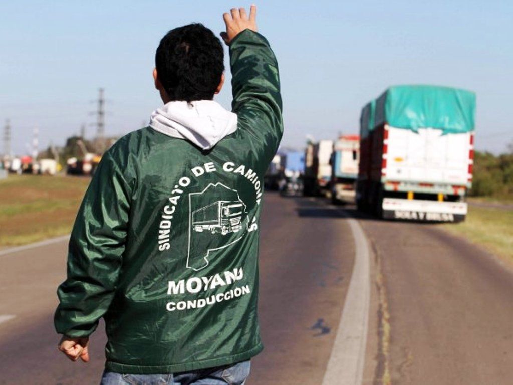 Camioneros anuncian paro nacional