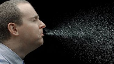 Los investigadores resaltan la importancia continua de la vacunación, la ventilación y el uso de barbijos.