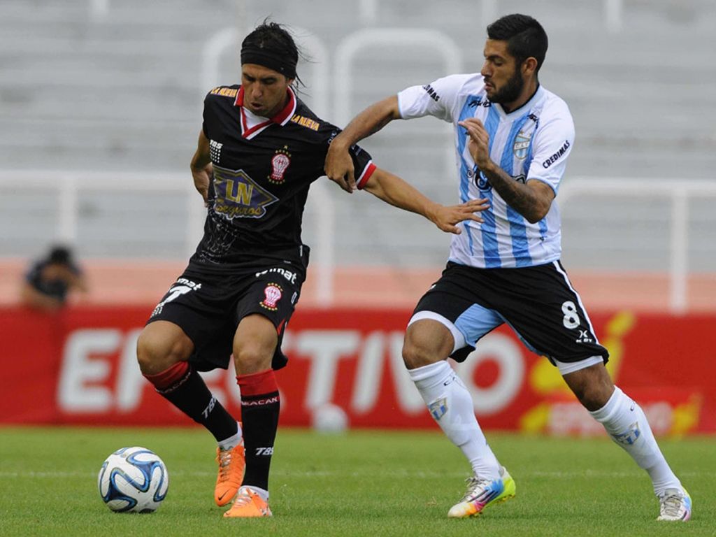 Goleada y ascenso para el Globo