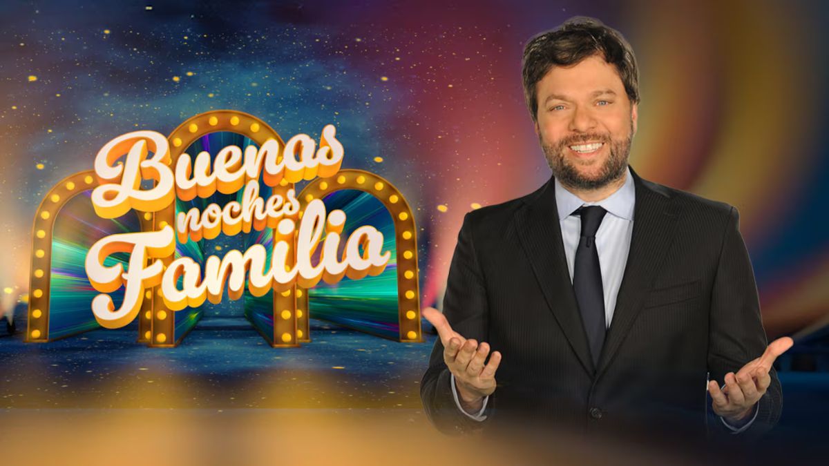 El conductor protagonizó un emotivo momento en su programa tras la reunión de la mascota y sus seres queridos.